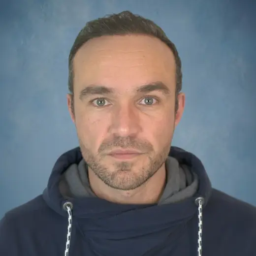 Na haartransplantatie, Dennis Horvath